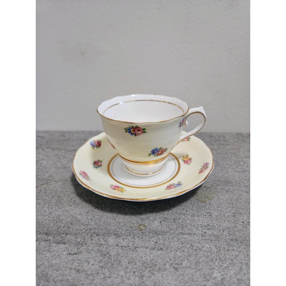 Colclough Tea Cup Saucer Small Rose Clusters Gold Gilt Displaying Tea Cups Gift